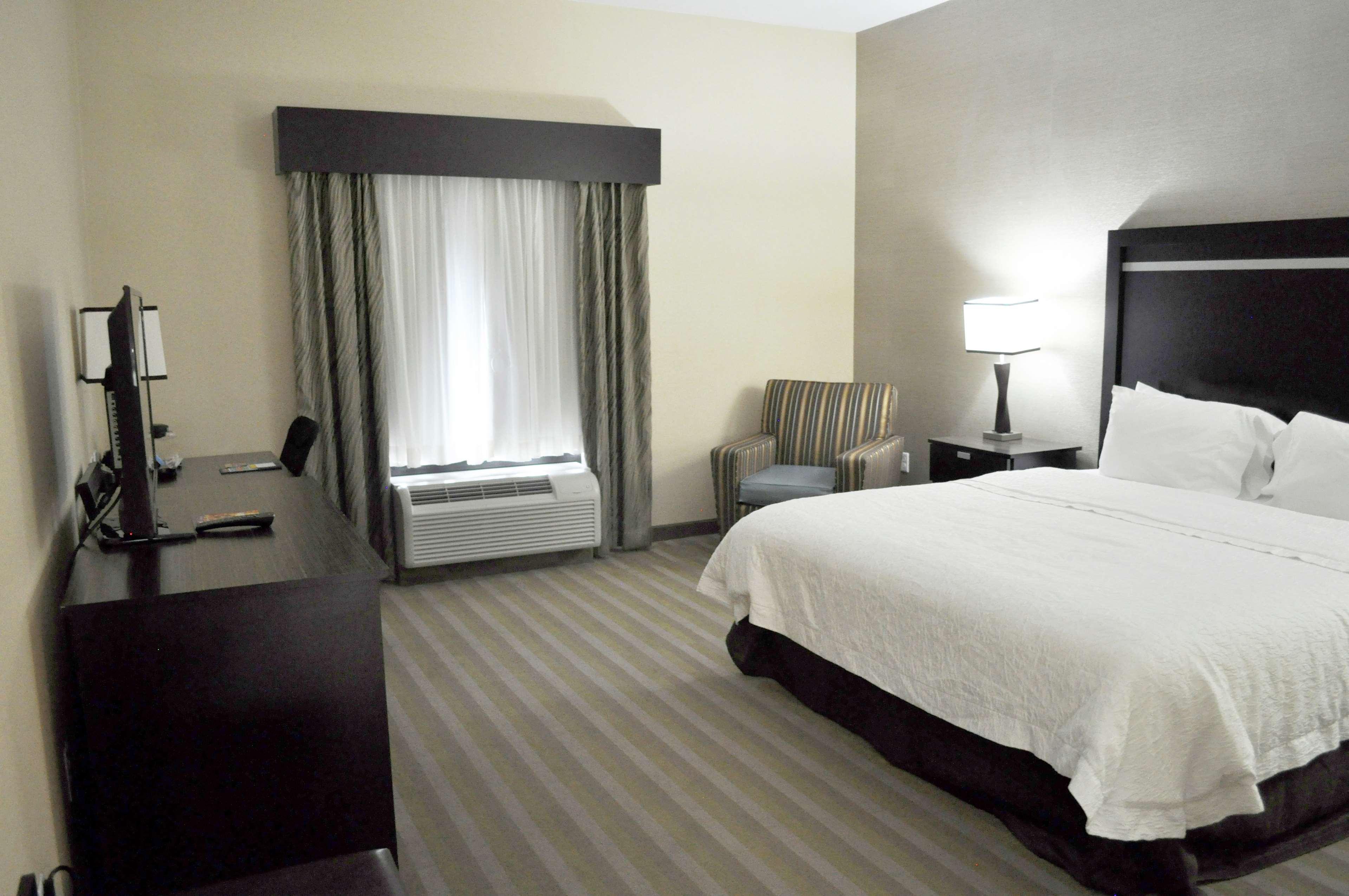 Hampton Inn & Suites Toledo/Westgate Exterior photo